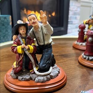 Red Hats of Courage Firefighter Figurine “Good to Go” – Vanmark